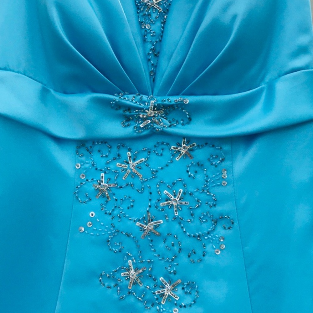 Turquoise formal dress - Picture 3 of 9